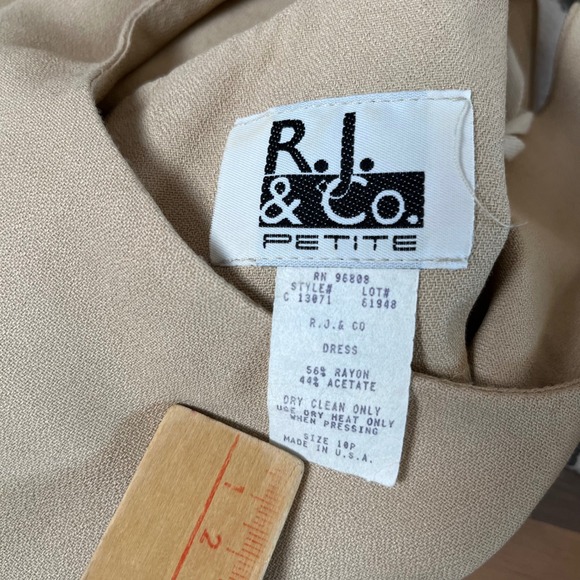 VTG R.J. & Co Women's Tan Dress Suit Set Leopard Trim Size 10P USA *FLAWS*‎ - Picture 14 of 16